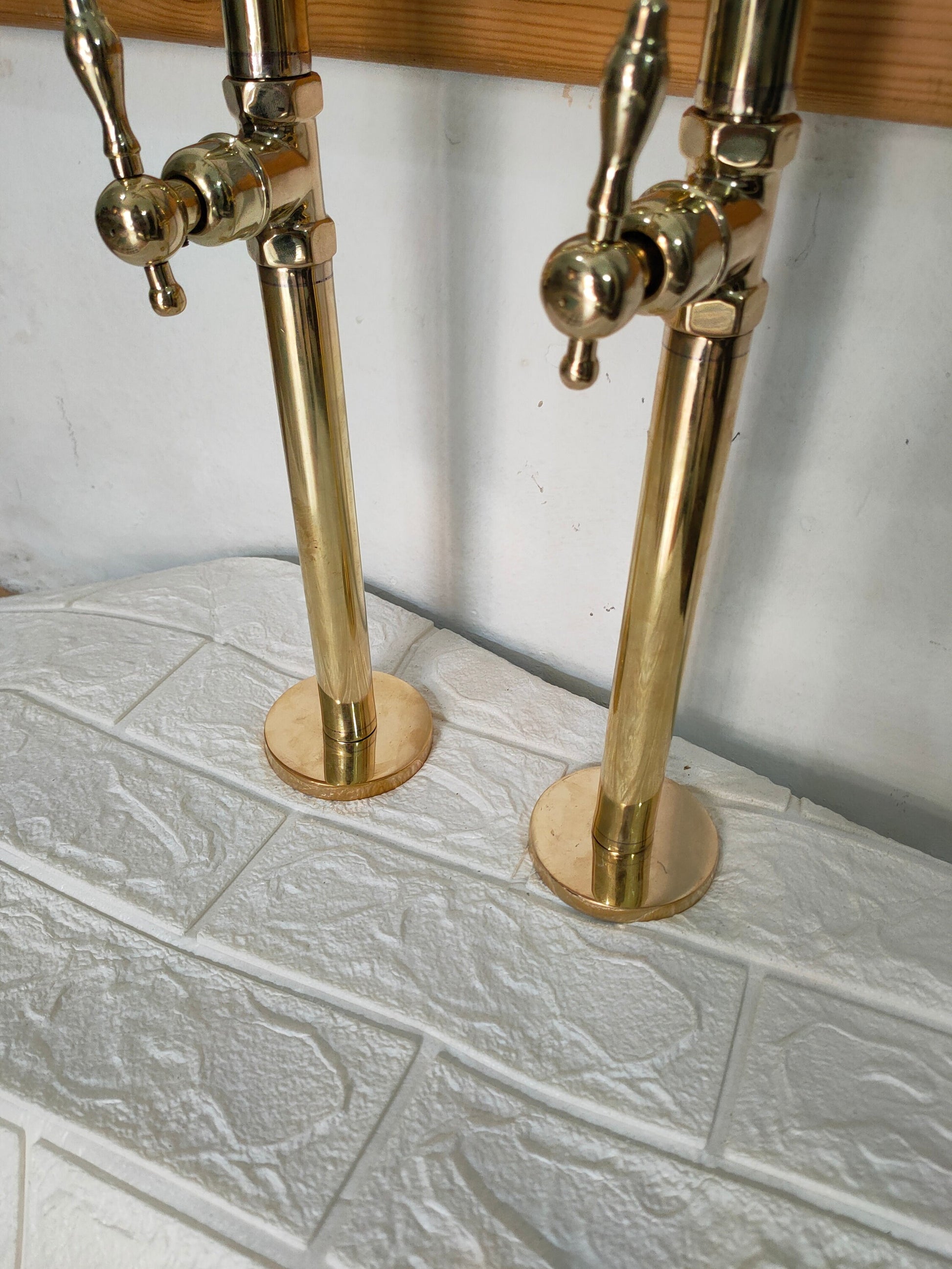 Unlaquered Brass Freestanding Antique Style Tub Filler Faucet Zayian