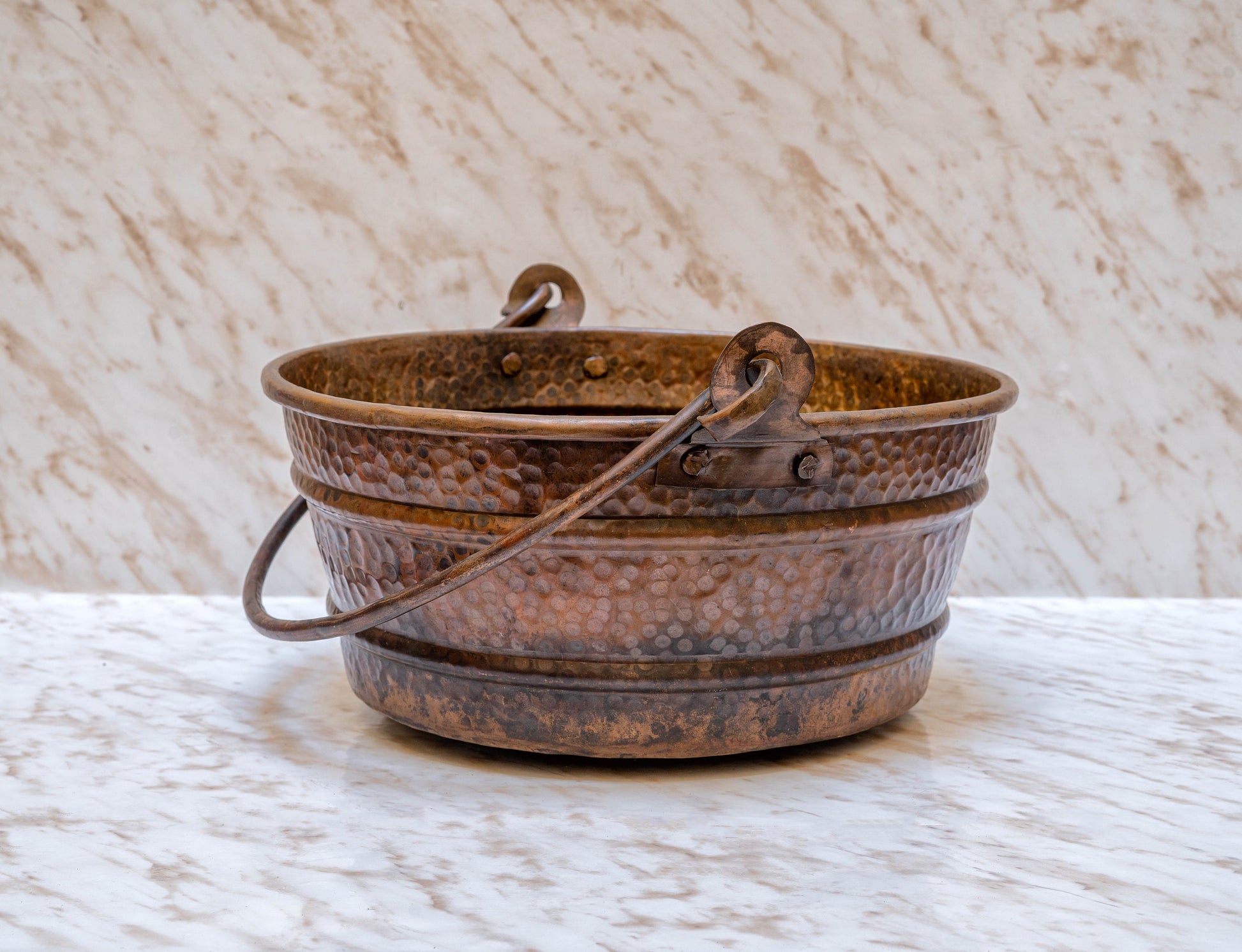 Bathroom Fixture with Hammered Copper Zayian 