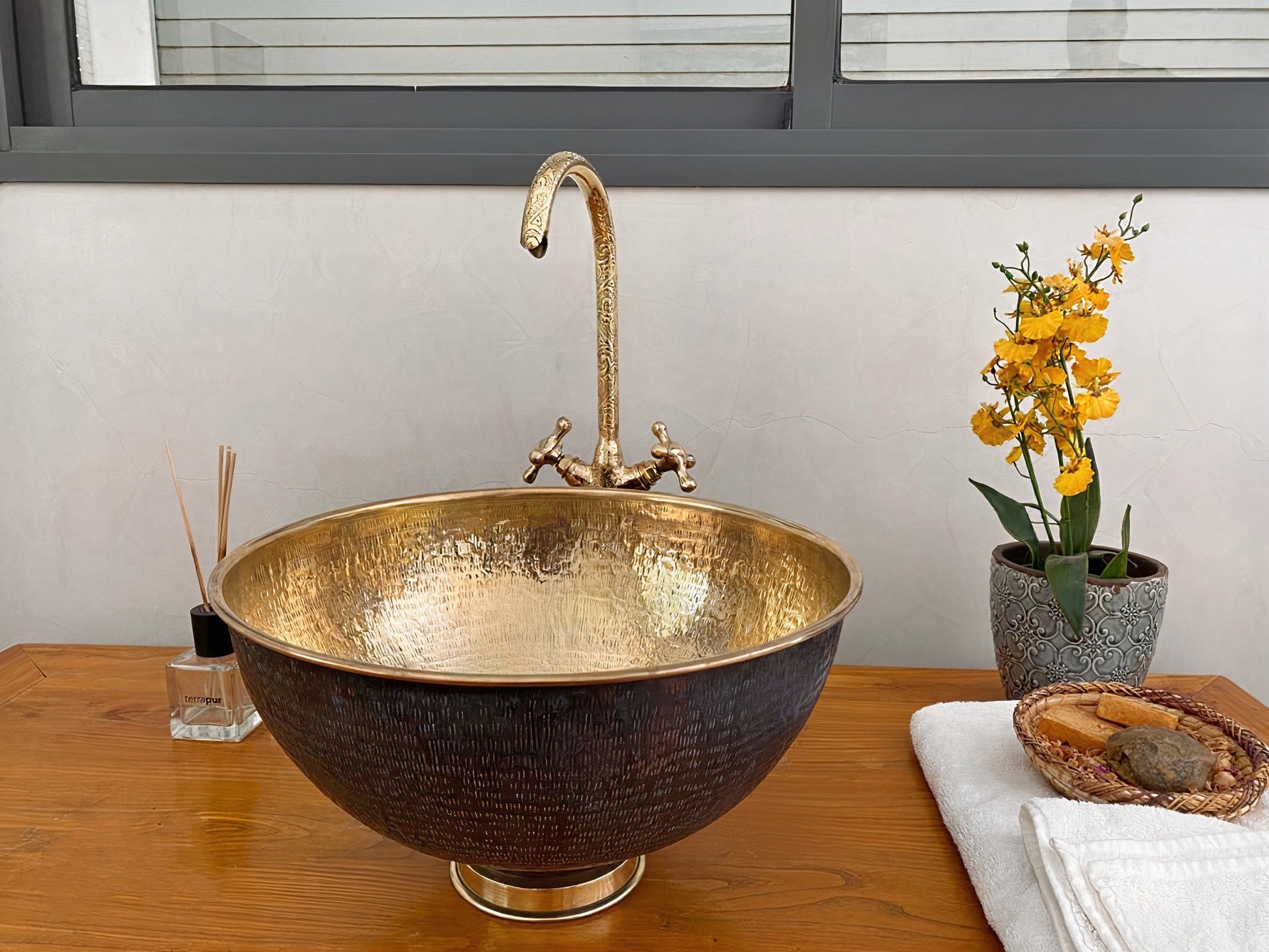 Distinctive Hammered Brass Sink Zayian 